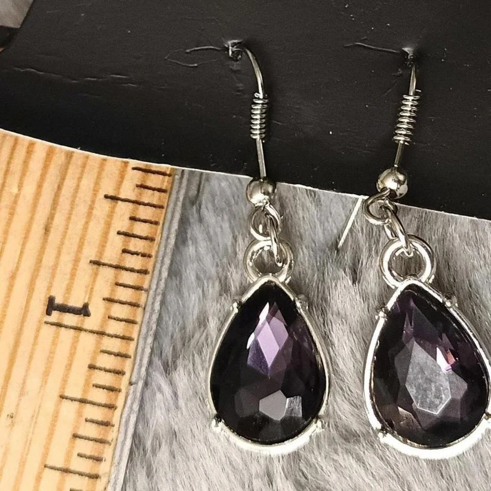 New Purple Teardrop Earrings Silvertone Faceted Dangle Drop Silvertone Pear